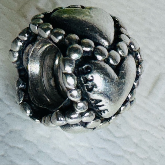 Authentic Retired Pandora ‘Everlasting Love’ S925 Charm - Picture 7 of 7